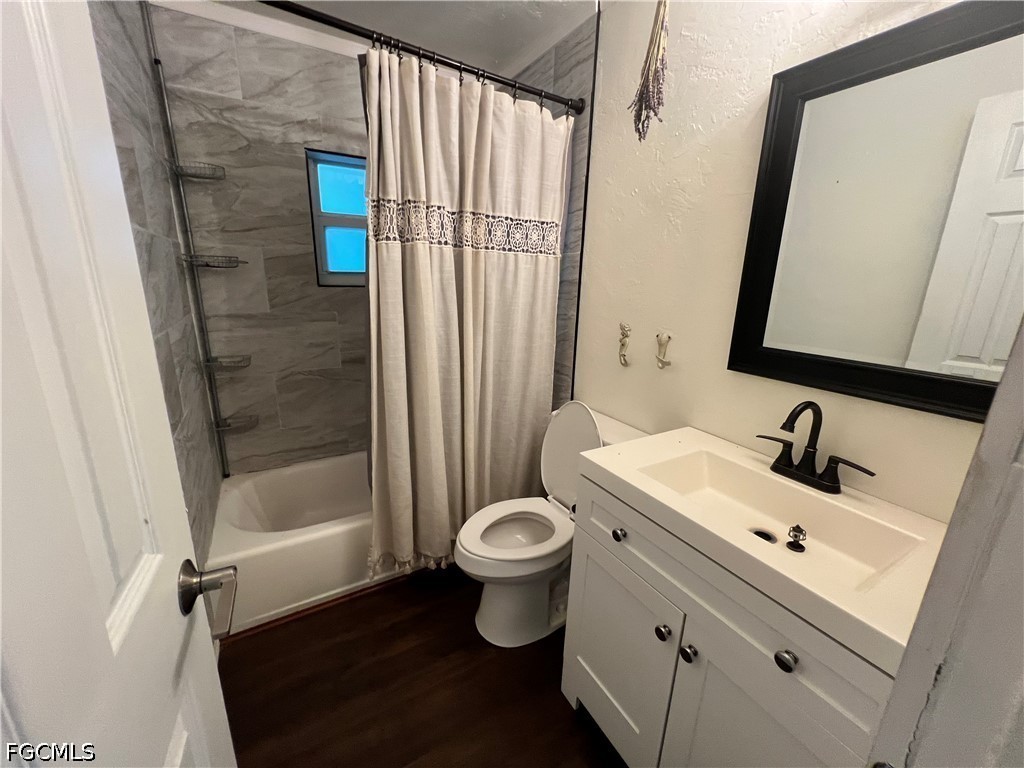 19113/115  Holly Road