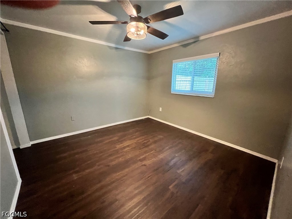 19113/115  Holly Road