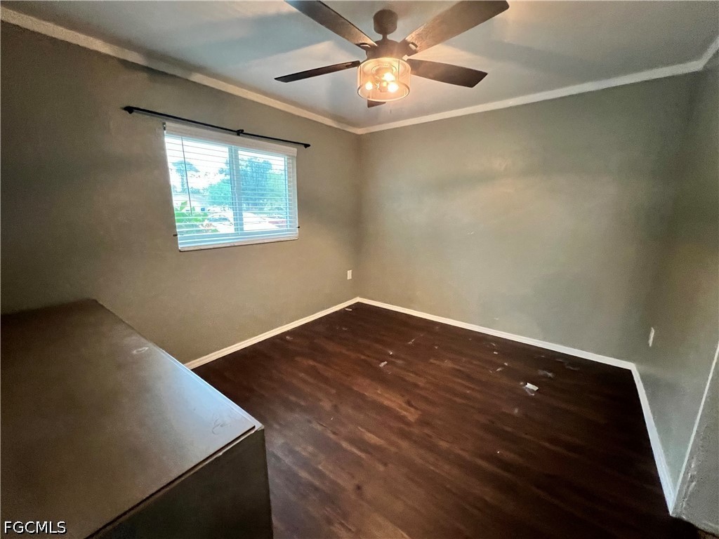 19113/115  Holly Road