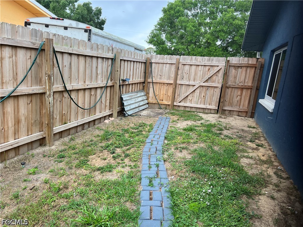 19113/115  Holly Road