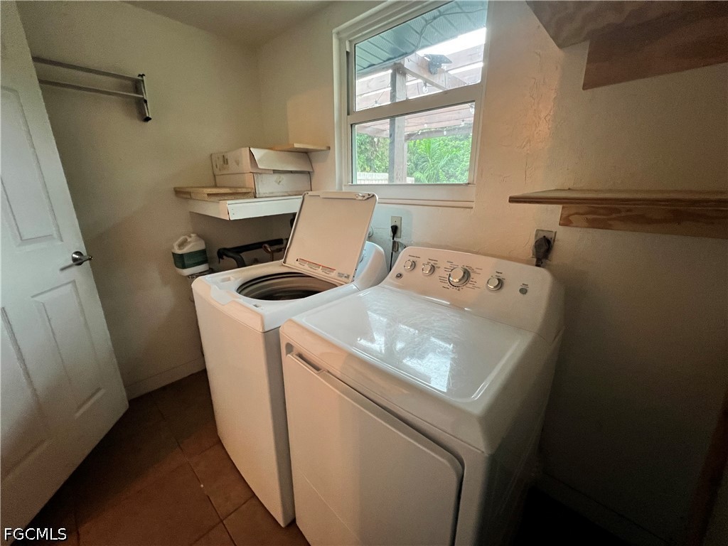 19113/115  Holly Road