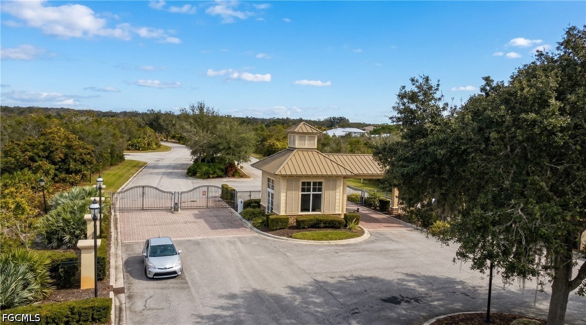 22820 Yellow Button Lane