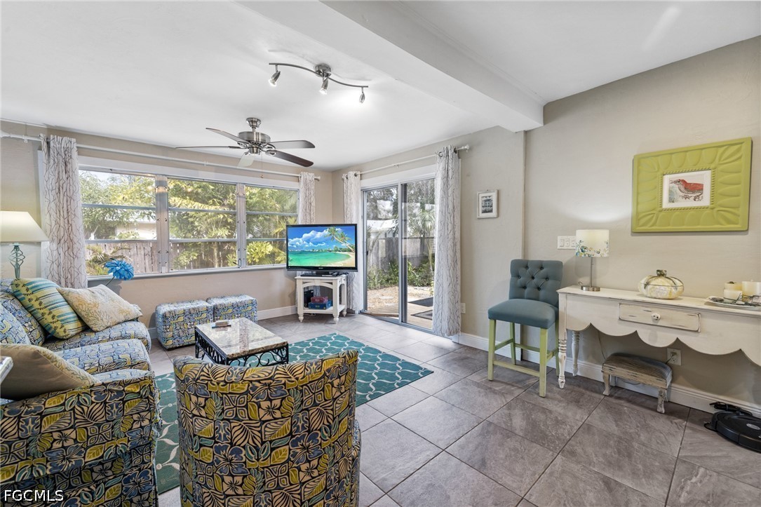 1451  Maravilla Avenue