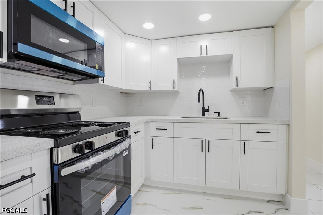 3704  Broadway, Apt 205