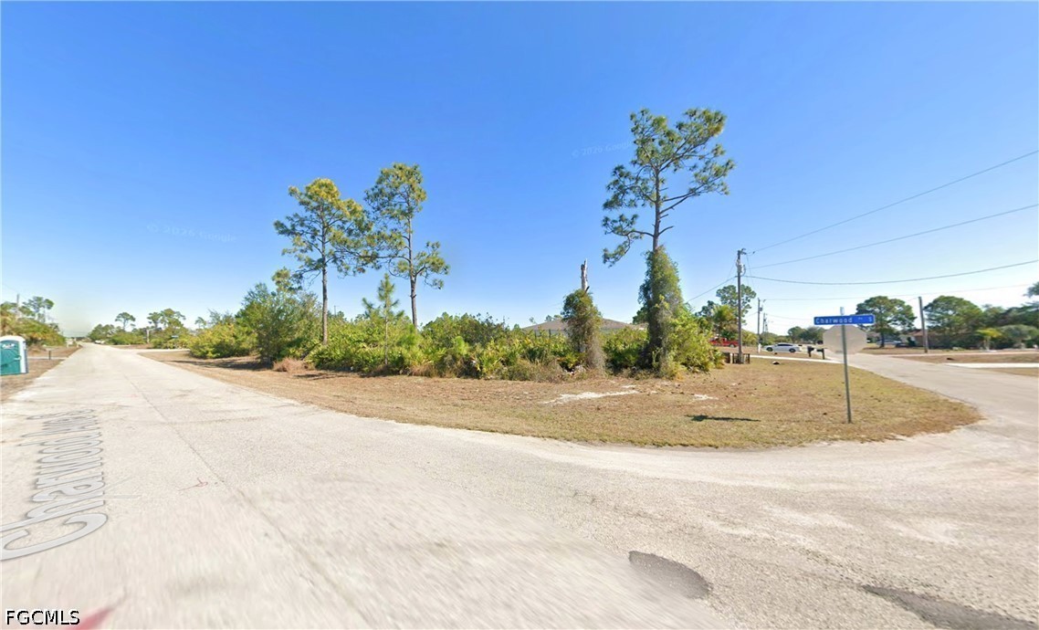 635  Chambers Street