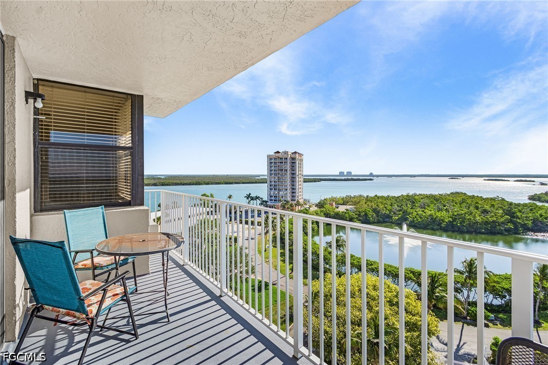 8701 Estero Boulevard, Apt 907