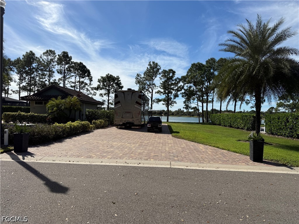 13815 Golden Palms Circle