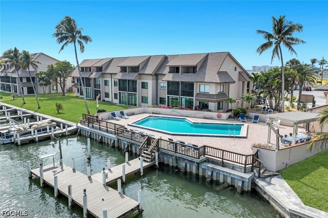 896  Buttonwood Drive, Apt 108