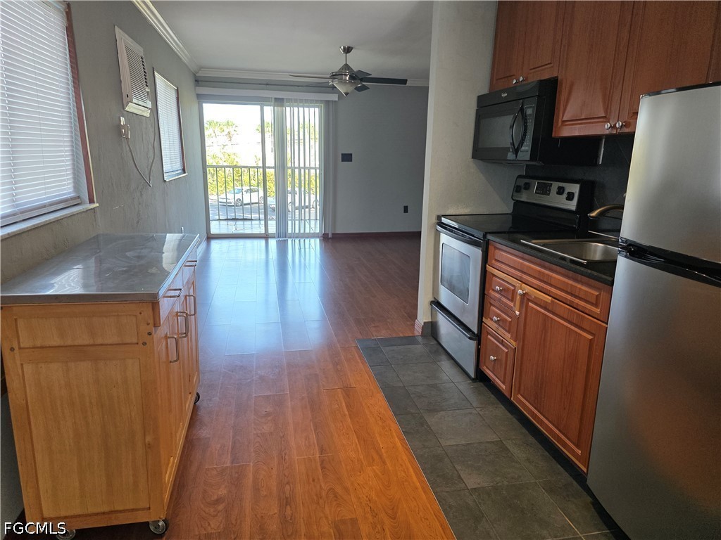 8162  Country Road, Apt 205
