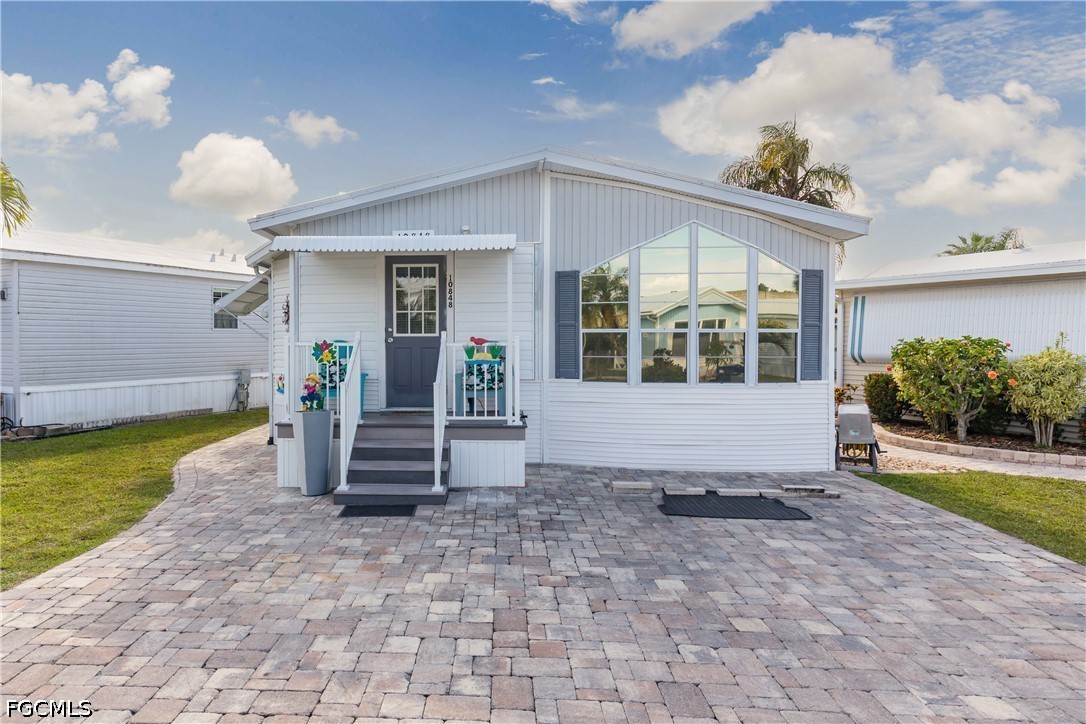 10848  Vireo Circle