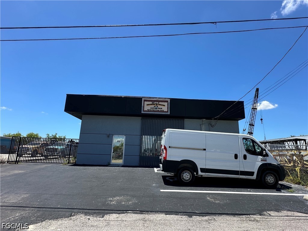 912 SE 8th Place