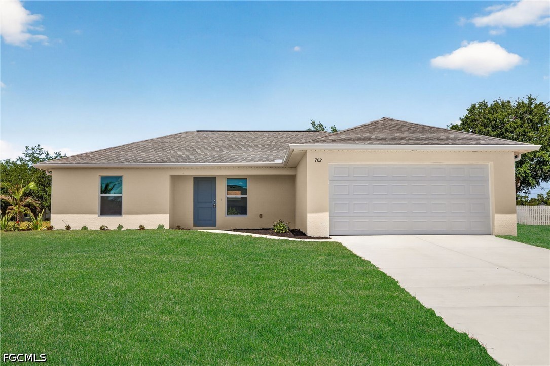 702 NW Douglas Circle