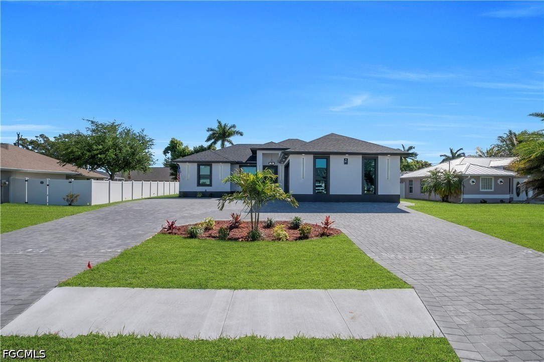 807 Nicholas Parkway