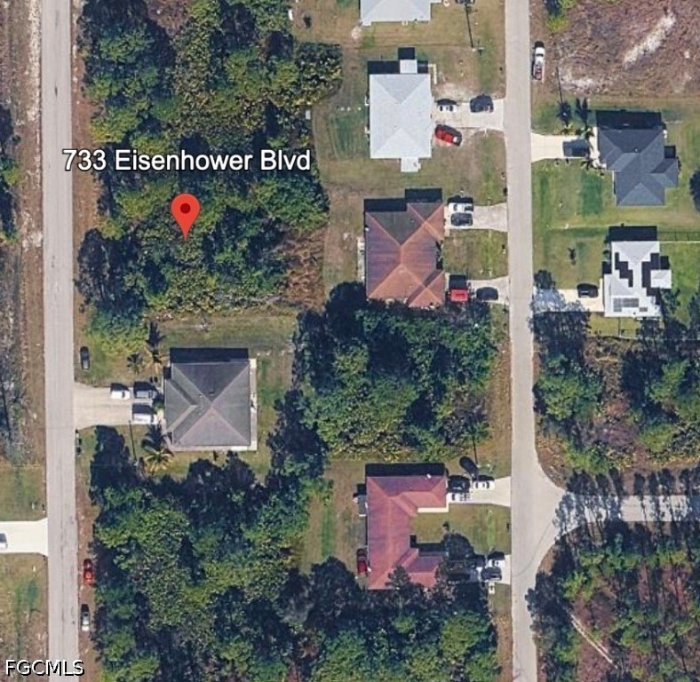 733/735  Eisenhower Boulevard