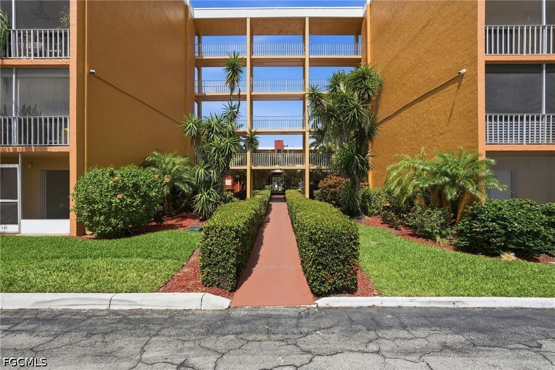 2366 E Mall Drive, Apt 403