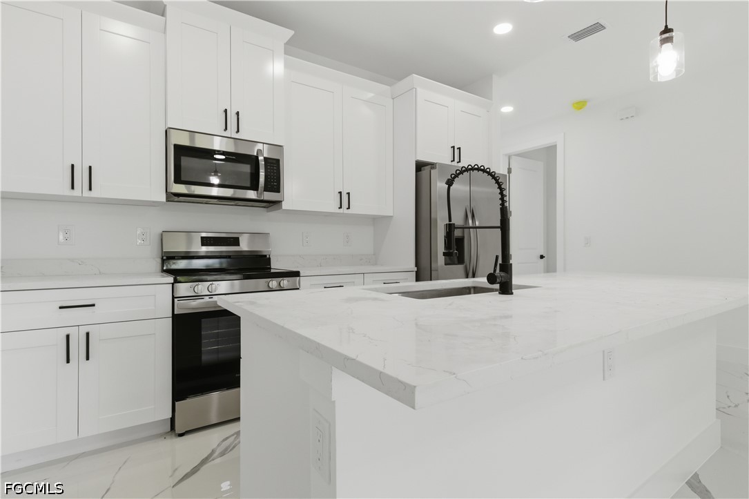 4787 Golfview Boulevard