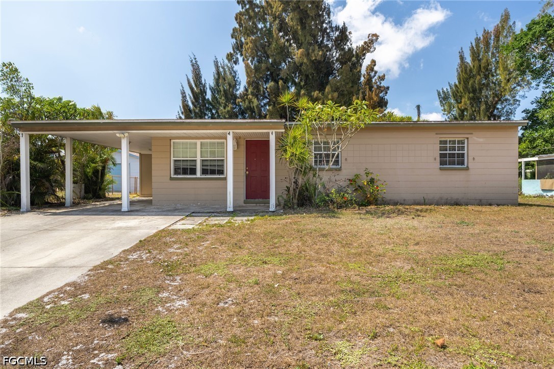 915 Hibiscus Lane