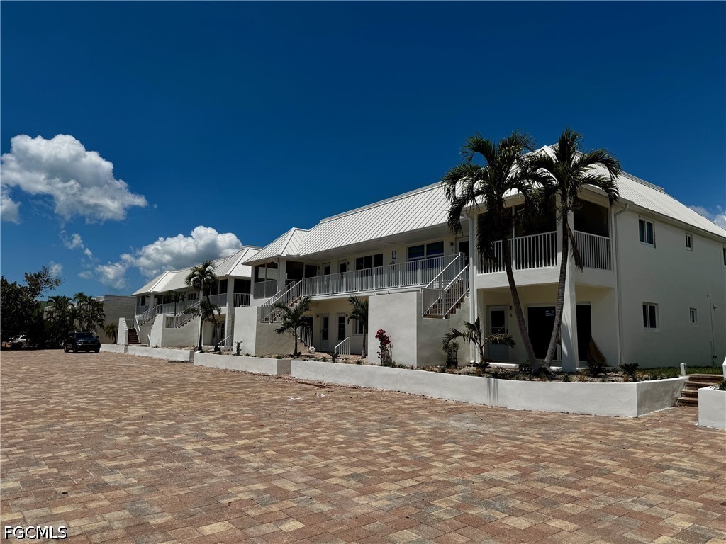 805 E Gulf Drive, Apt B4