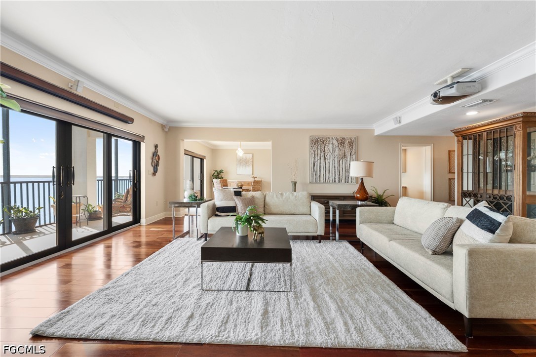1920 Virginia Avenue, Apt 902