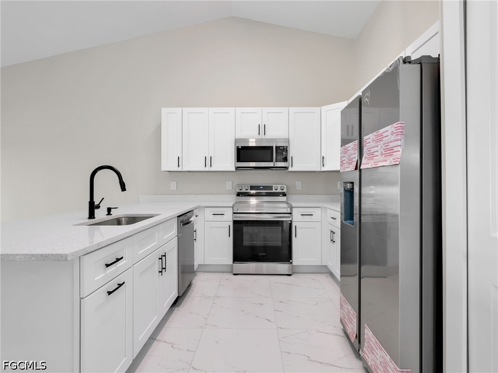 362/364  Petite Avenue
