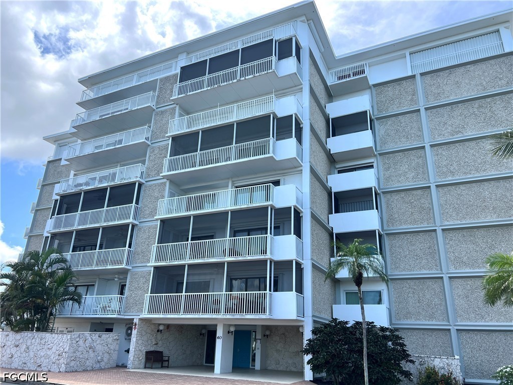 60  Pelican Street, Apt 202