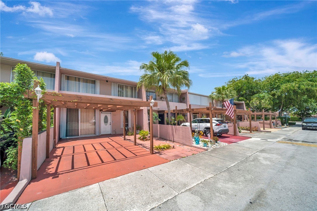 14154 Kendale Lakes Circle