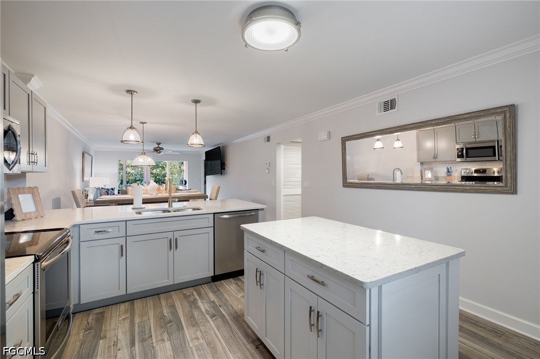 3021 Sandpiper Bay Circle, Apt E106