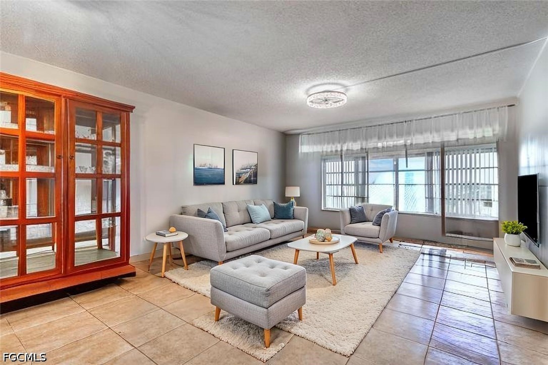 1828 Pine Valley Drive, Apt 309