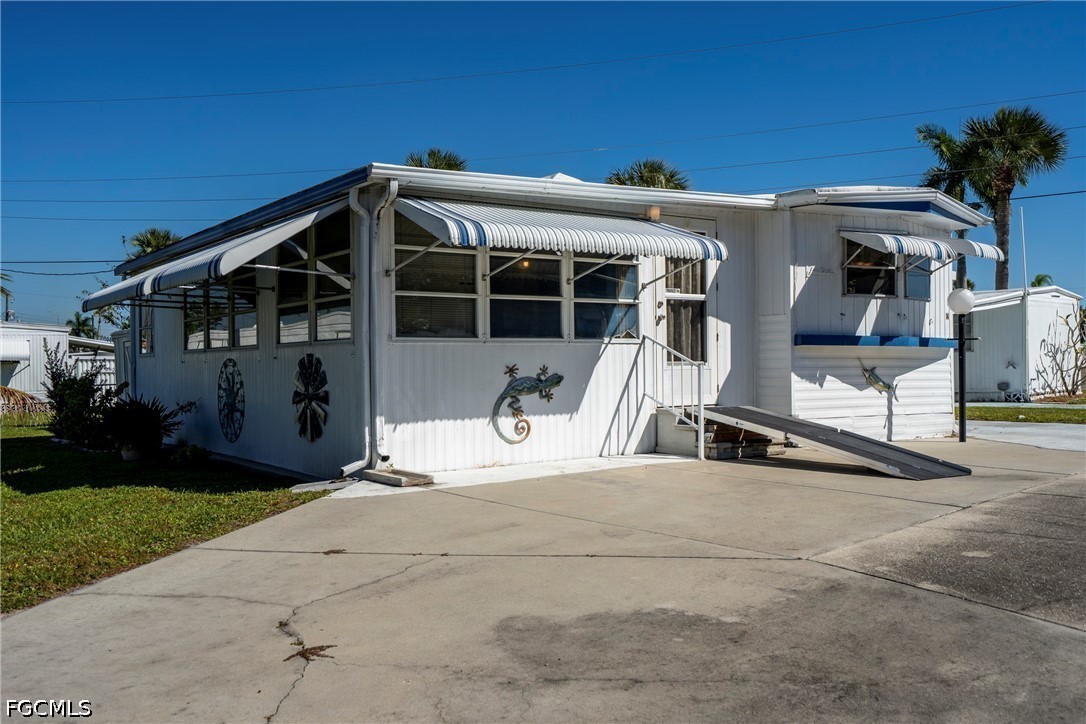 5558 Palm Beach Boulevard, Apt 14