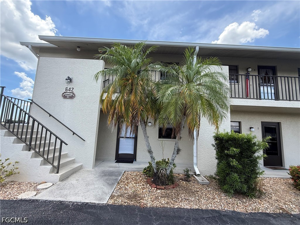 642 SE 13th Place, Apt 5