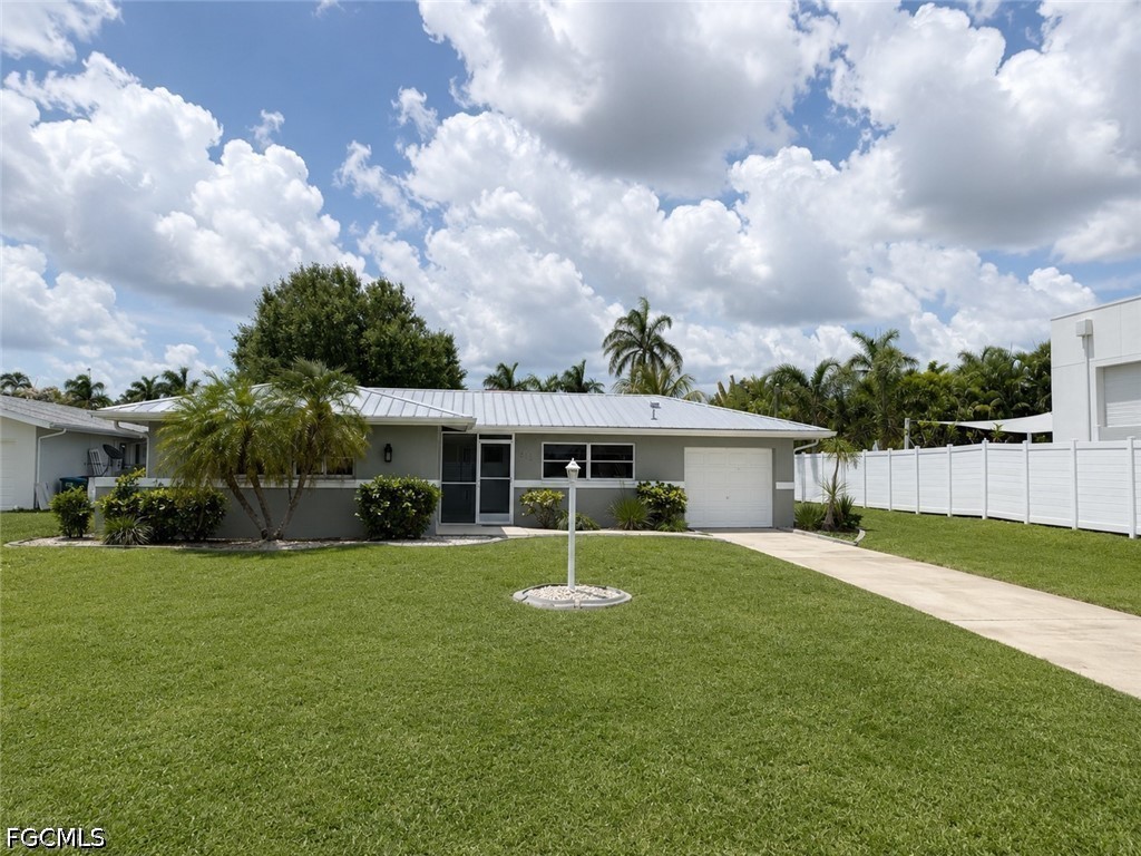 912  Dolphin Drive