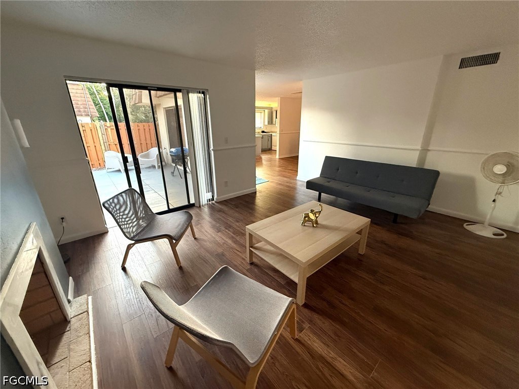 1406  Park Shore Circle, Apt 3