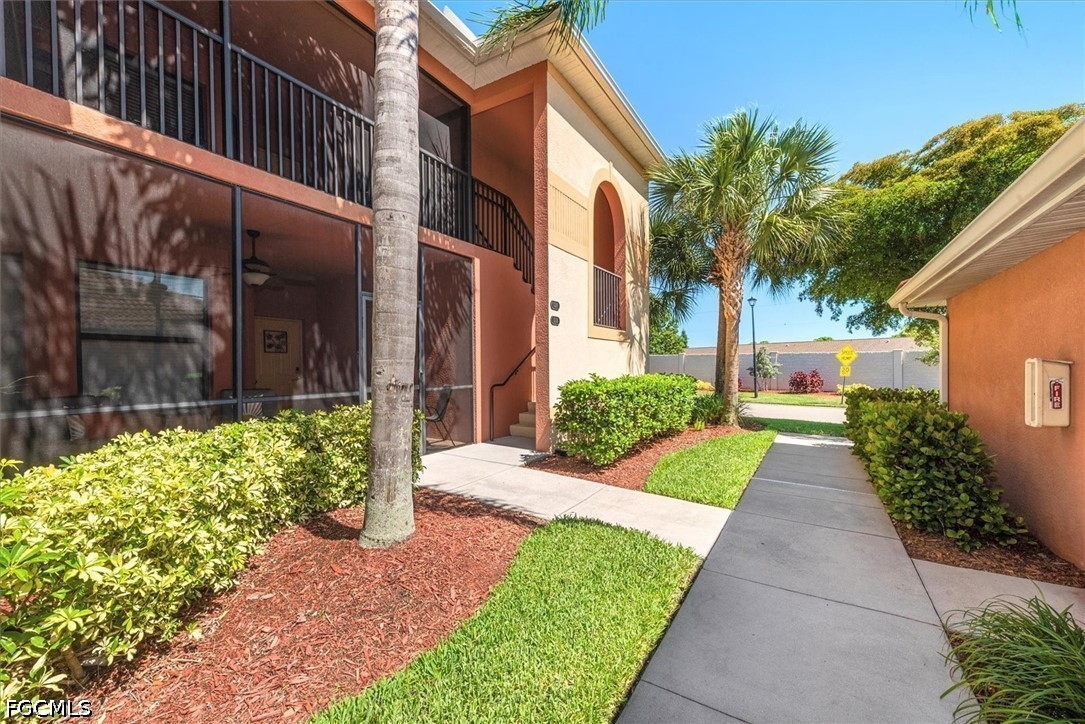 13750  Julias Way, Apt 528