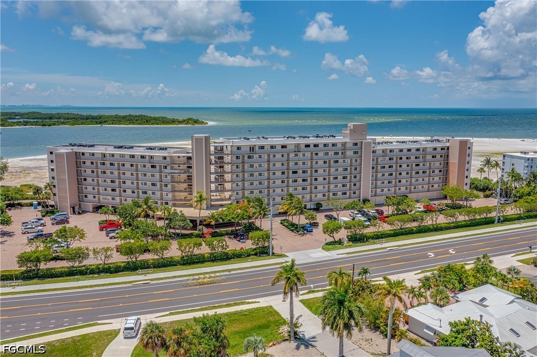 8350 Estero Boulevard, Apt 423