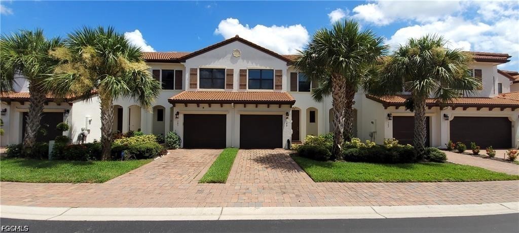 9462 Montebello Way, Apt 106