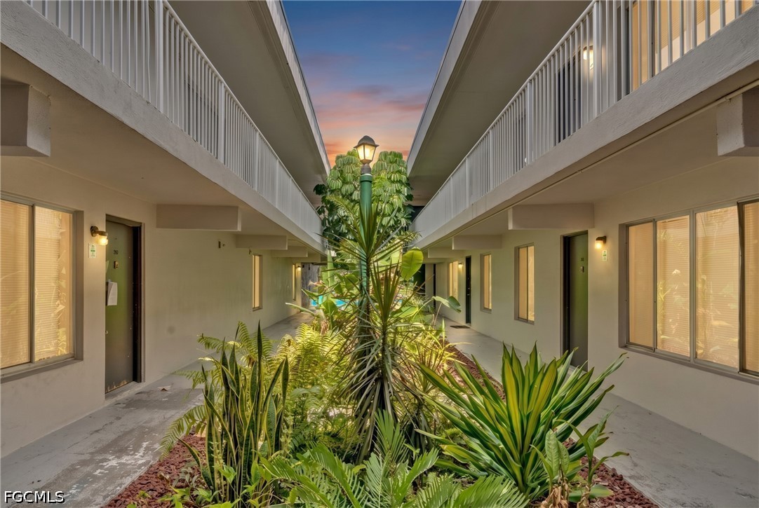 1830 Maravilla Avenue, Apt 712