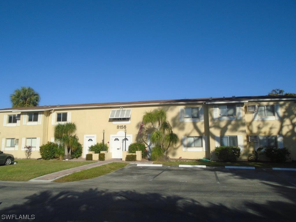 8156  Country Road, Apt 201