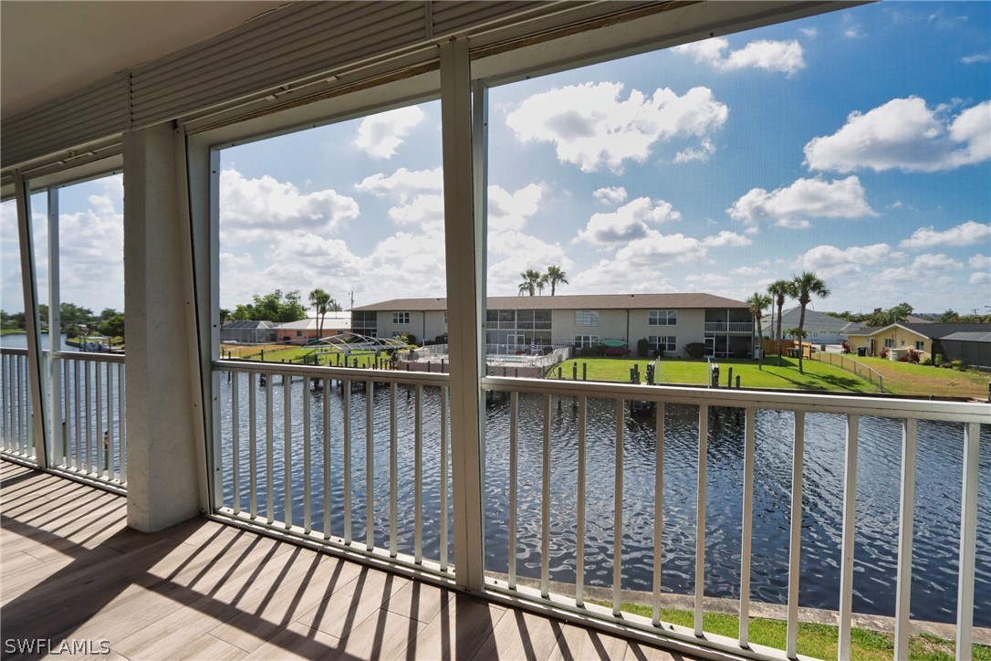4541 SE 5th Place, Apt 207