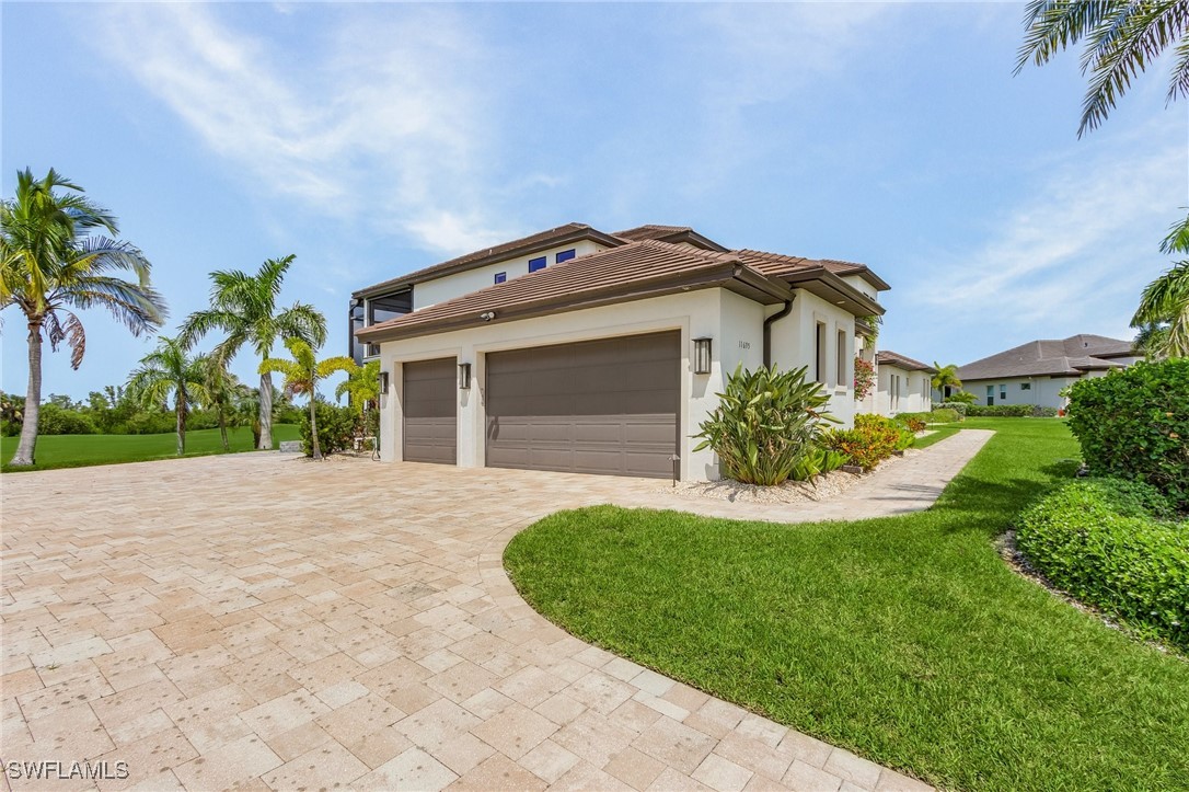 11695  Royal Tee Circle