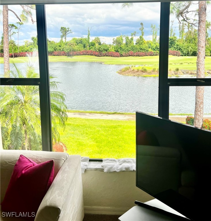 5925  Trailwinds Drive, Apt 926