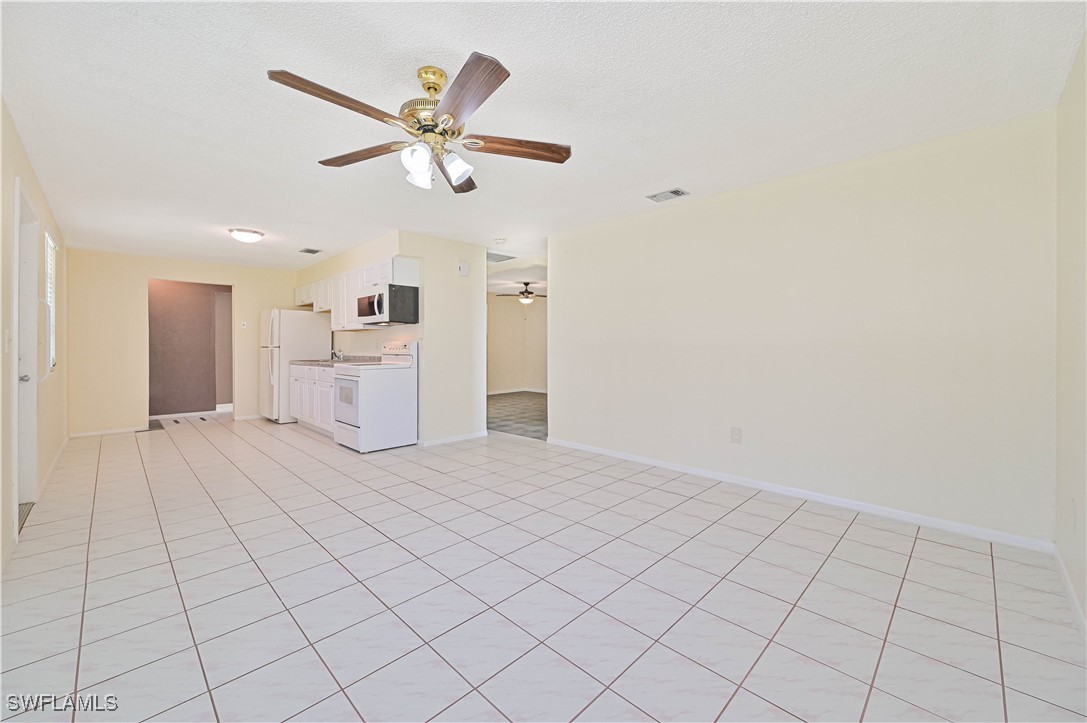4417/4421  Ruthann Court