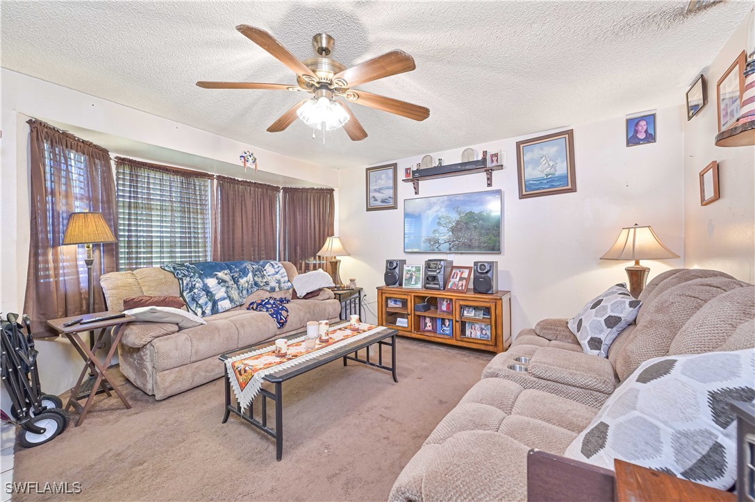 4417/4421  Ruthann Court