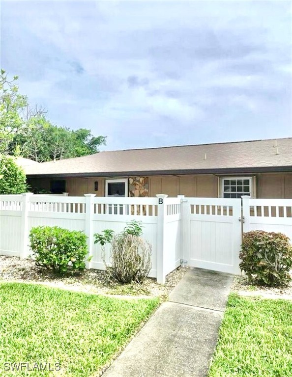 4301  Island Circle, Apt: 2
