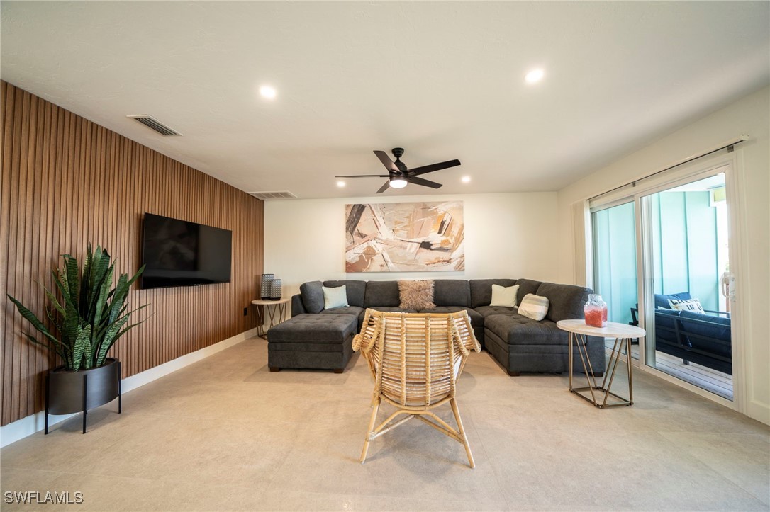 21671/21673  Indian Bayou Drive, Apt 673