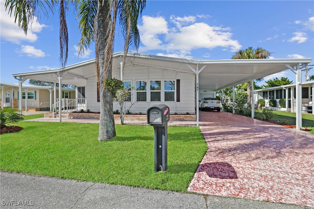 707  Palm Frond Court