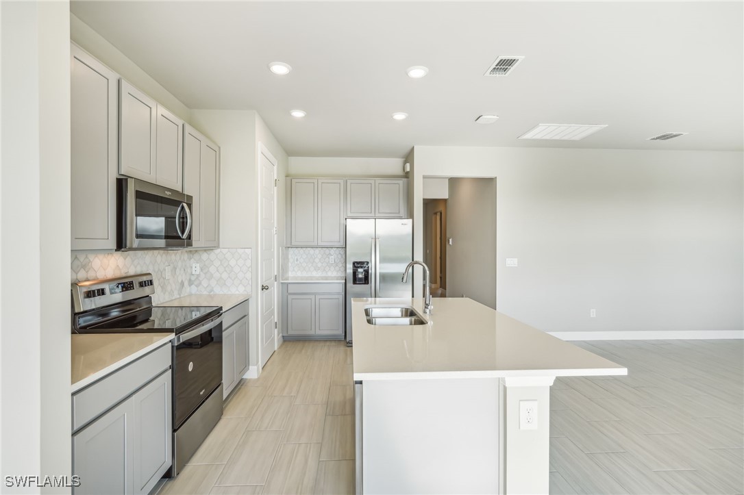 16443  Settlers Way