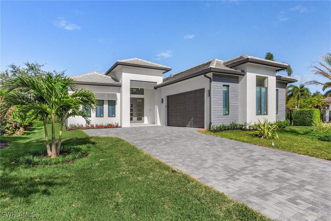 6805  Il Regalo Circle