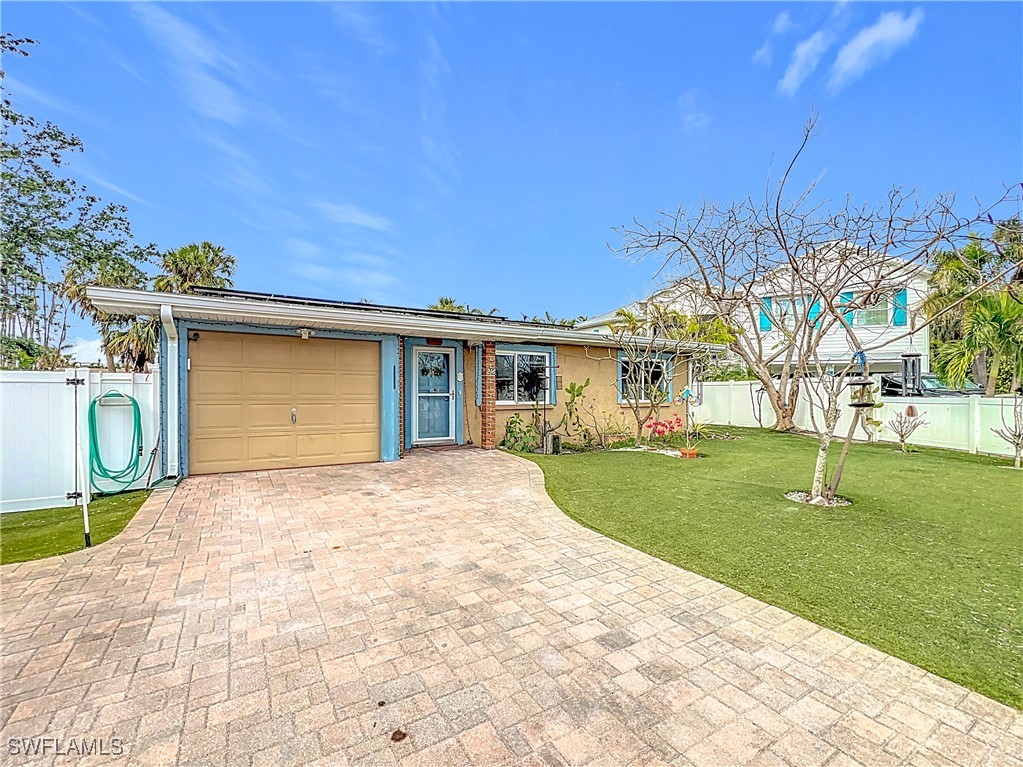 216  Archer Way
