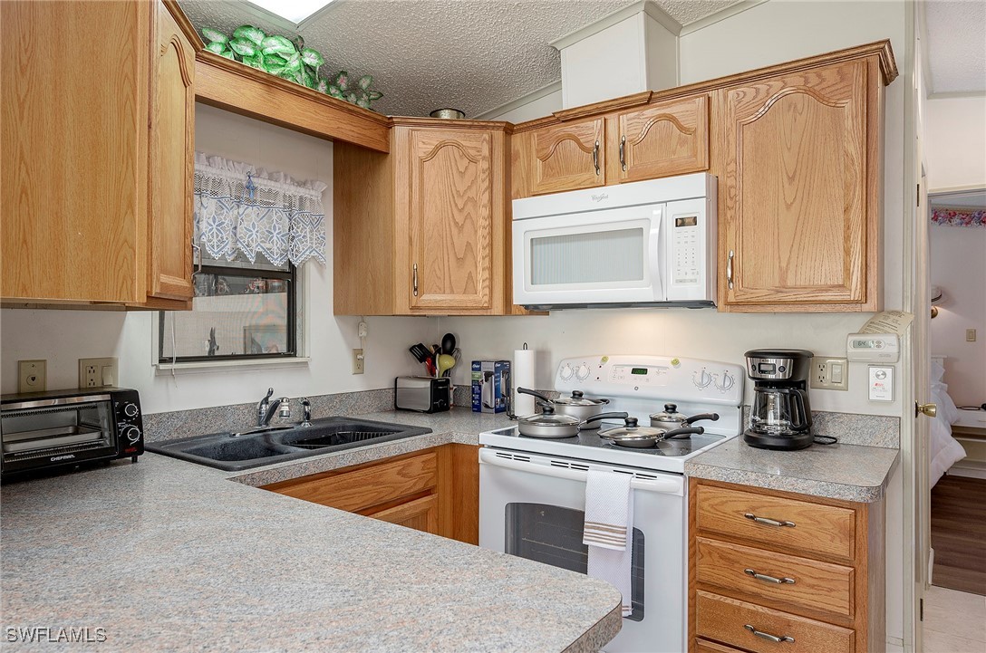 10  Fountain View Boulevard
