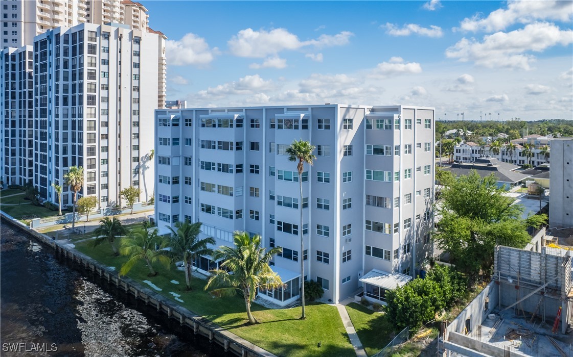 1900  Clifford Street, Apt 301